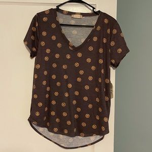 v-neck smiley t-shirt